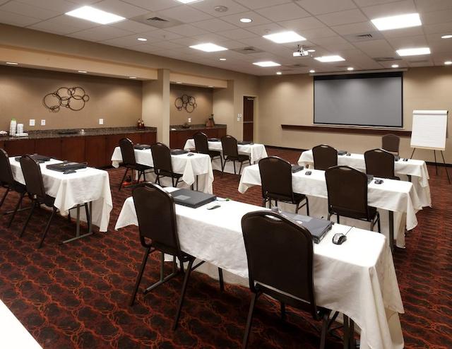 هامپتون این اند سویتز-وینستون-اسالم/ونیورسیتی اریا نک