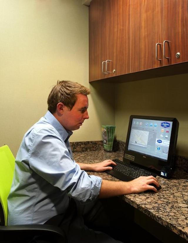 هامپتون این اند سویتز-وینستون-اسالم/ونیورسیتی اریا نک