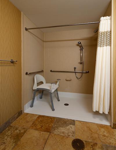 هامپتون این اند سویتز-وینستون-اسالم/ونیورسیتی اریا نک