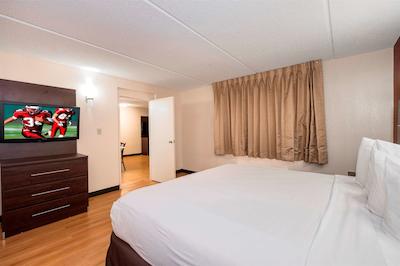 رد روف پلوز- اند سویتز ناکسویل وست-سدار بلوف