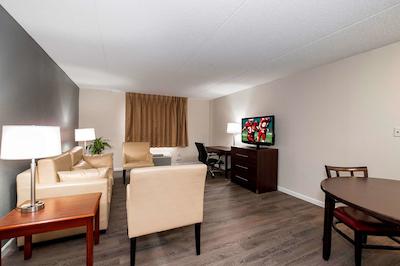 رد روف پلوز- اند سویتز ناکسویل وست-سدار بلوف