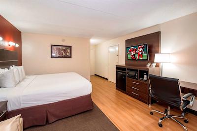 رد روف پلوز- اند سویتز ناکسویل وست-سدار بلوف