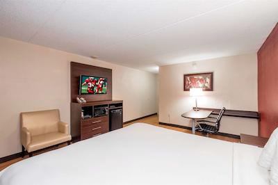 رد روف پلوز- اند سویتز ناکسویل وست-سدار بلوف