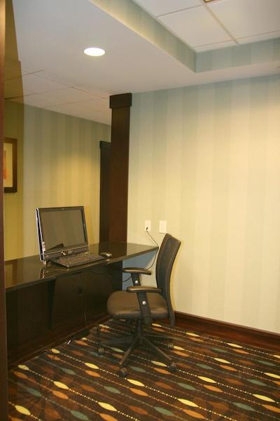 هامپتون این اندرسُن/الیانس بوسینز پارک