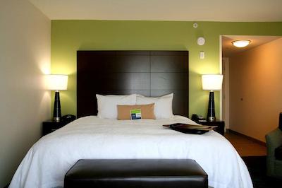 هامپتون این اندرسُن/الیانس بوسینز پارک