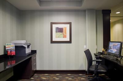 هامپتون این اندرسُن/الیانس بوسینز پارک