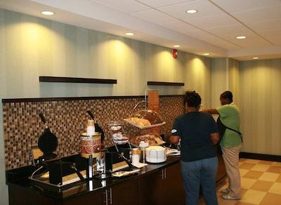 هامپتون این اندرسُن/الیانس بوسینز پارک