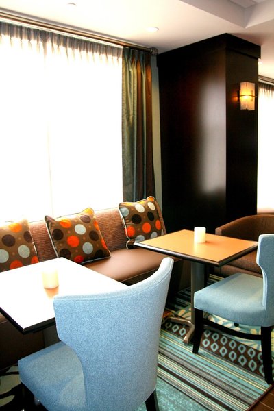 هامپتون این اندرسُن/الیانس بوسینز پارک