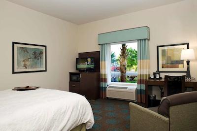 هامپتون این اندرسُن/الیانس بوسینز پارک