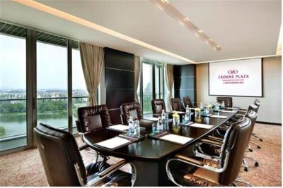 کرون پلازا شانگهای شیانگ لاک