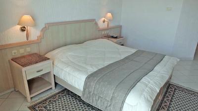 هتل جینن ریال