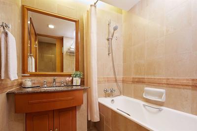 ویلیج رزیدنس کلارک کوای