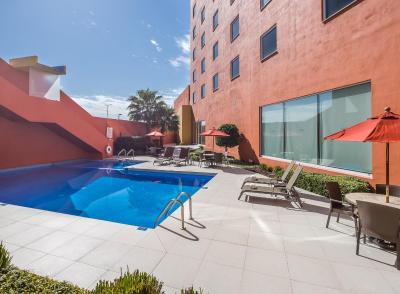 کرون پلازا منتری ارپورتو