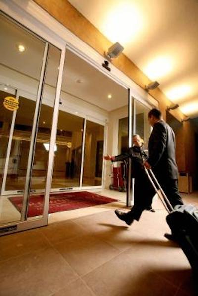 کرون پلازا منتری ارپورتو