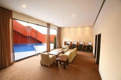 کرون پلازا منتری ارپورتو