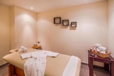 کرون پلازا منتری ارپورتو