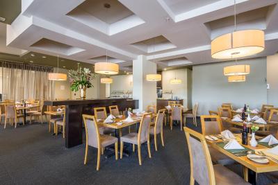 کرون پلازا منتری ارپورتو