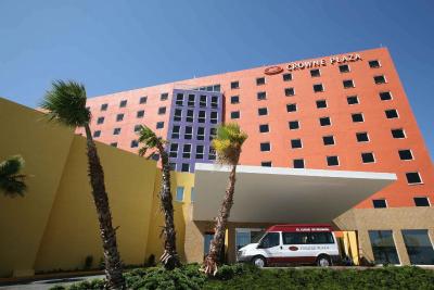 کرون پلازا منتری ارپورتو