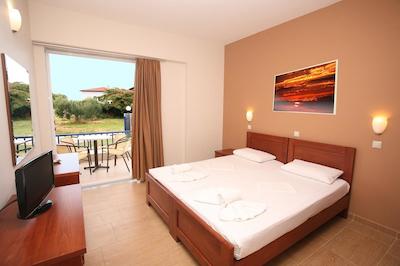 ریال هتل اند سویتز