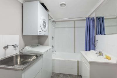 والدرف د انترانس سرویسد اپارتمنت هتل