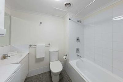 والدرف د انترانس سرویسد اپارتمنت هتل