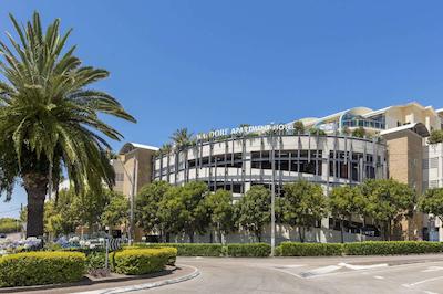 والدرف د انترانس سرویسد اپارتمنت هتل