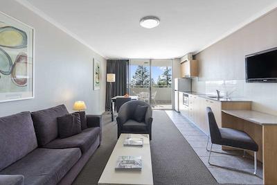 والدرف د انترانس سرویسد اپارتمنت هتل