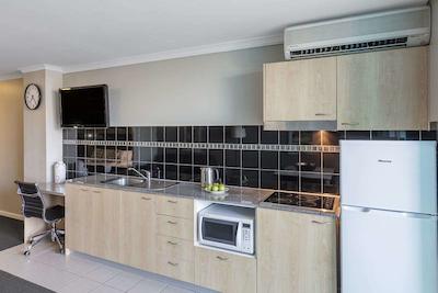 والدرف د انترانس سرویسد اپارتمنت هتل