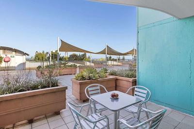 والدرف د انترانس سرویسد اپارتمنت هتل