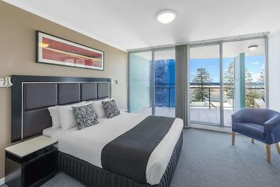 والدرف د انترانس سرویسد اپارتمنت هتل