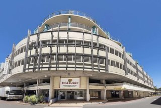 والدرف د انترانس سرویسد اپارتمنت هتل