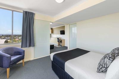 والدرف د انترانس سرویسد اپارتمنت هتل