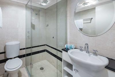 والدرف راندویک سرویسد اپارتمنتز