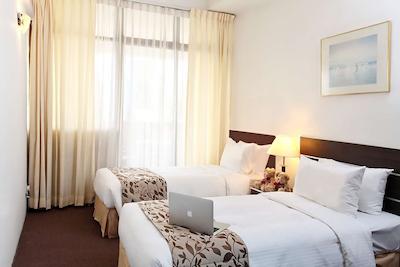 فار ایست پلازا رزیدنس