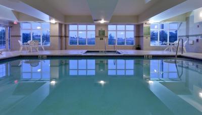 کونتری این اند سویتز بای رادیسن هاریسبورگ ات ونین دپسیت راد پا