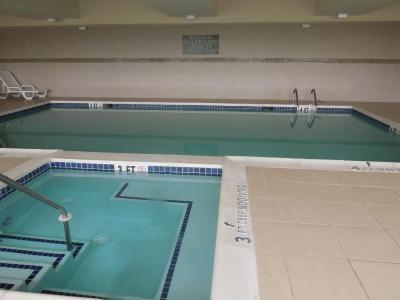 کونتری این اند سویتز بای رادیسن هاریسبورگ ات ونین دپسیت راد پا