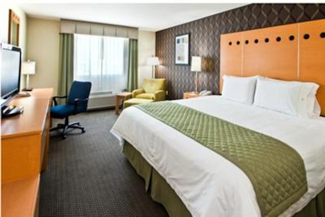 هلید این اکسپرز هتل اند سویتز منتری ارپورتو