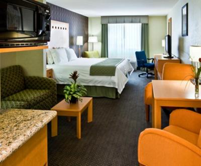 هلید این اکسپرز هتل اند سویتز منتری ارپورتو