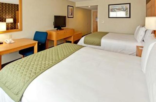 هلید این اکسپرز هتل اند سویتز منتری ارپورتو