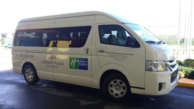 هلید این اکسپرز هتل اند سویتز منتری ارپورتو