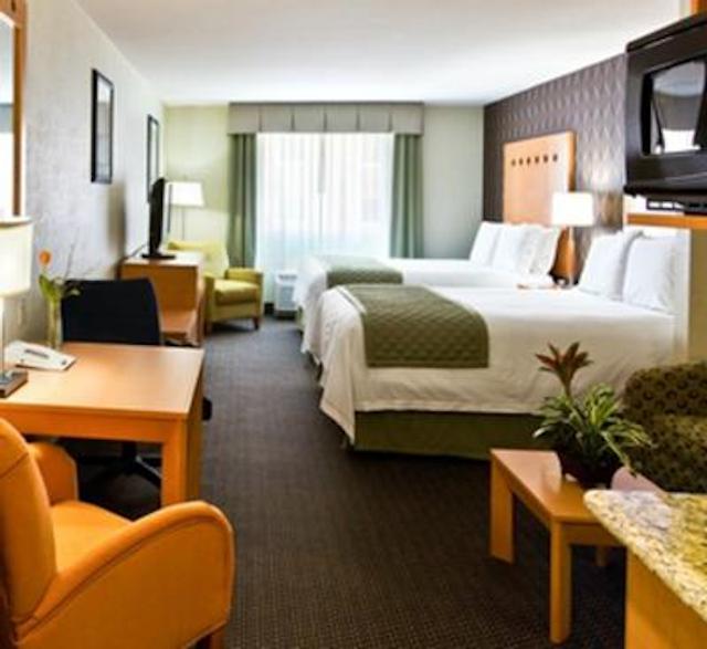 هلید این اکسپرز هتل اند سویتز منتری ارپورتو