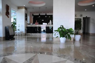 آلستا یاچت هتل