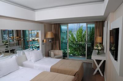 آلستا یاچت هتل