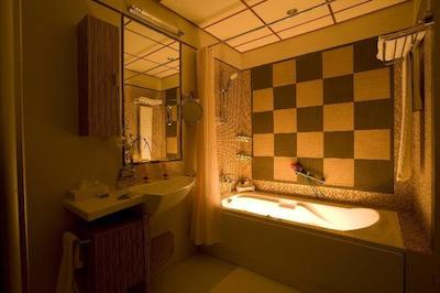 الیت کریستال هتل