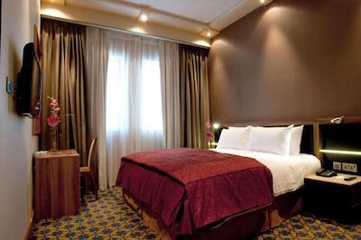 الیت کریستال هتل