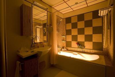 الیت کریستال هتل