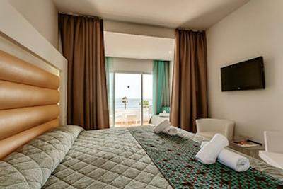 سنتیدو سیپریا ب بای لئوناردو هتلز