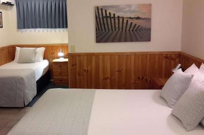 ساندونر توین تونز متل