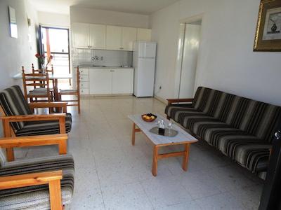 لفکی تری توریست اپارتمنتز