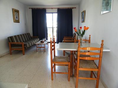 لفکی تری توریست اپارتمنتز